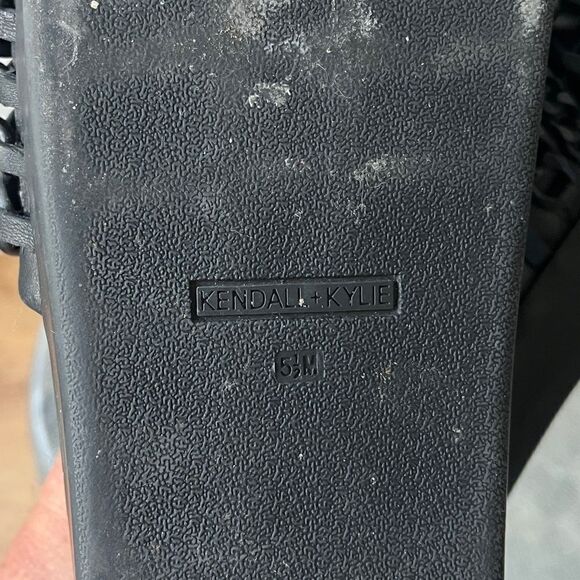 Kendall + Kylie Shiloh chain link slides Black sz 5.5 - Picture 8 of 9